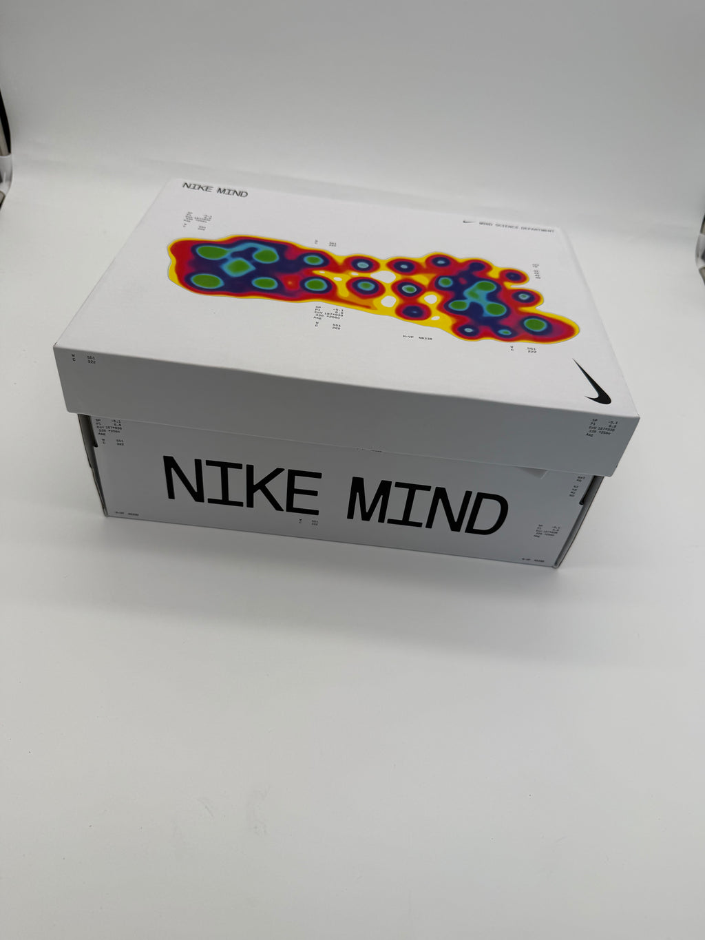 Nike Mind - Black / Chrome Hyper Crimson