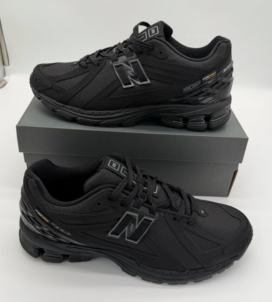 New Balance 1906R Triple Black Cordura Black Magnet M1906WF