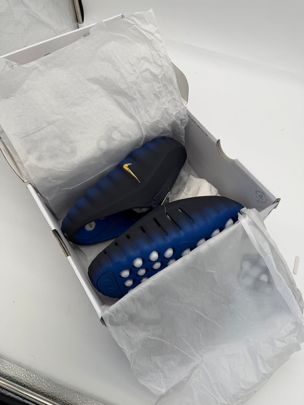 Nike Mind - Blackened Blue / Metallic Copper