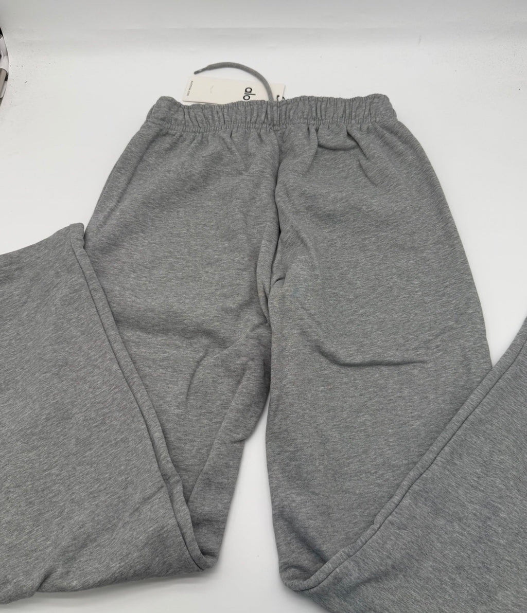 ALO Yoga Accolade Straight Leg Sweatpants -  Grey | Men's