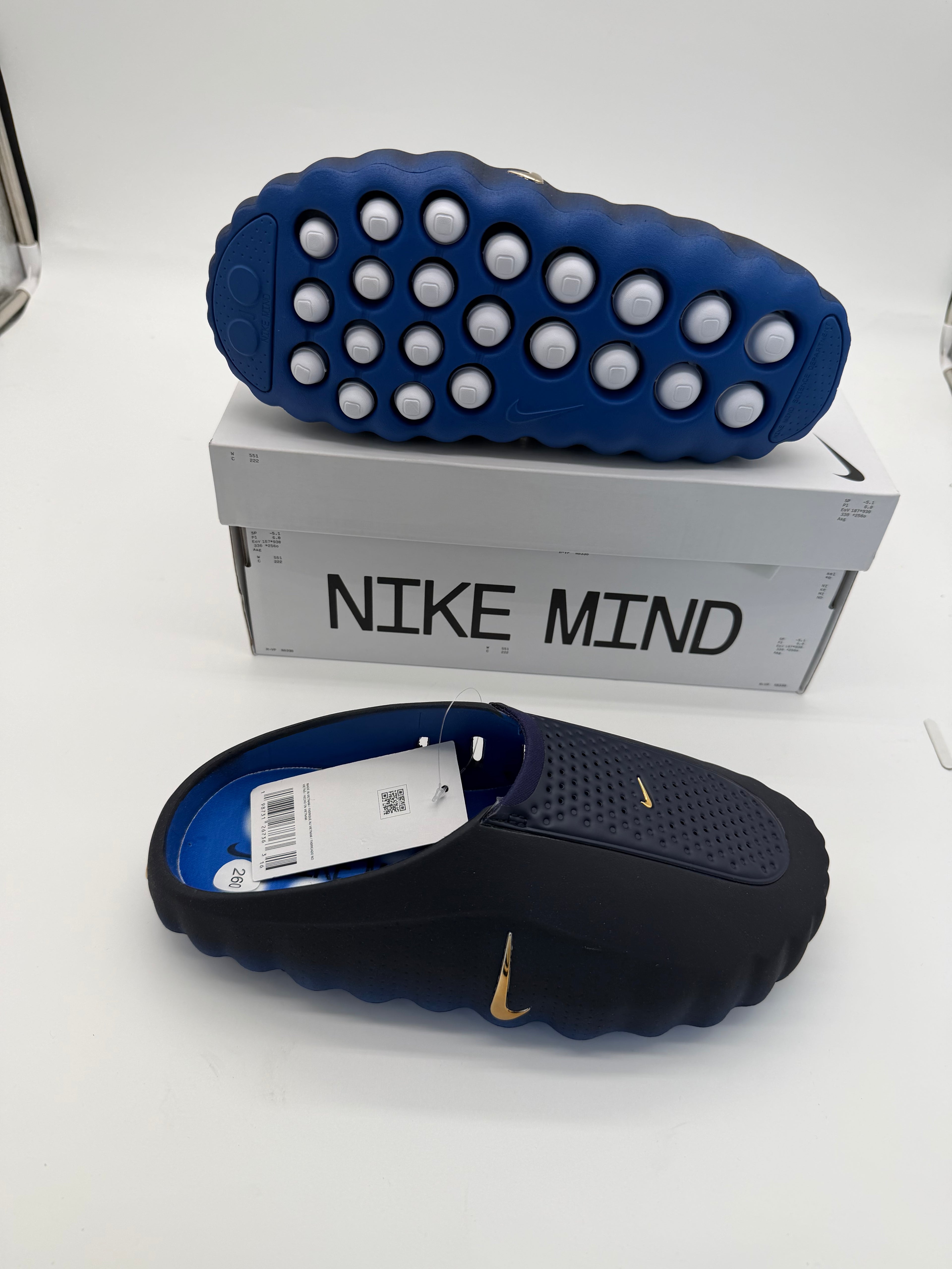 Nike Mind - Blackened Blue / Metallic Copper