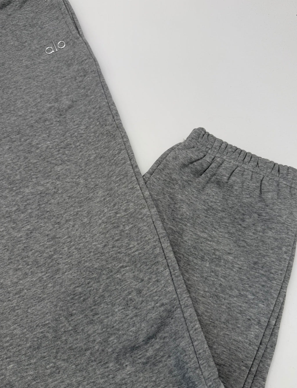 ALO Yoga Accolade Cuffed Sweatpants - Grey | Men's
