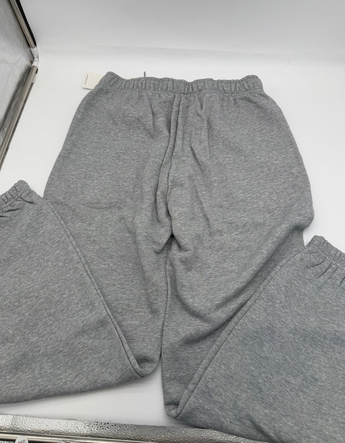 ALO Yoga Accolade Cuffed Sweatpants - Grey | Men's
