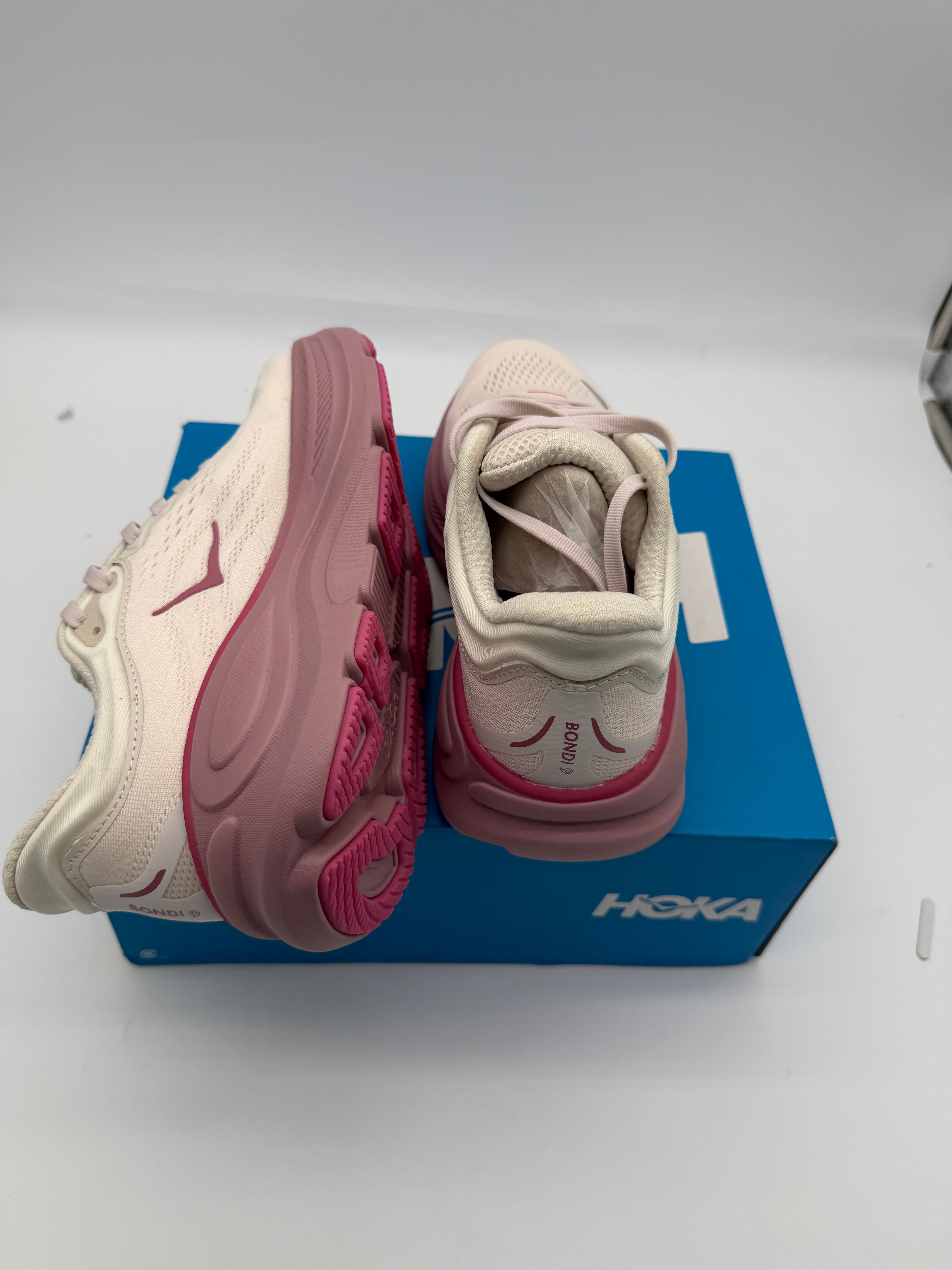HOKA Women’s Bondi 9 - Beige Pink