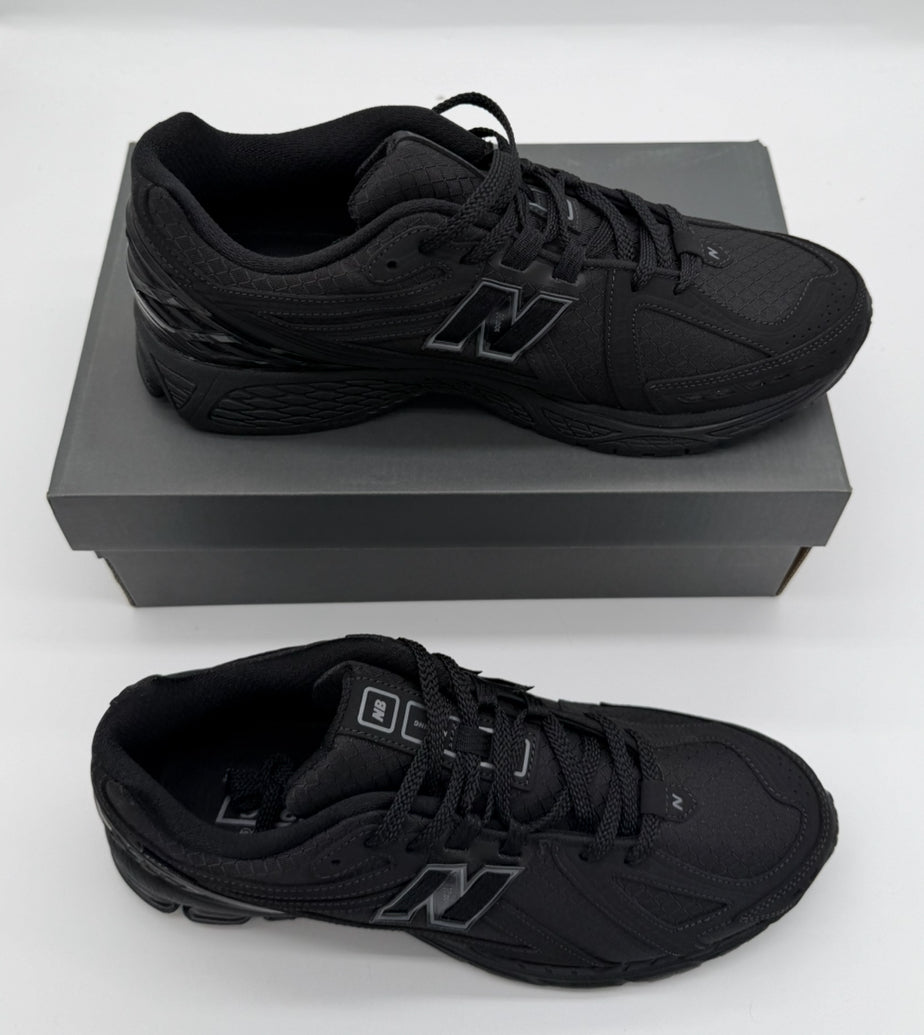 New Balance 1906R Triple Black Cordura Black Magnet M1906WF