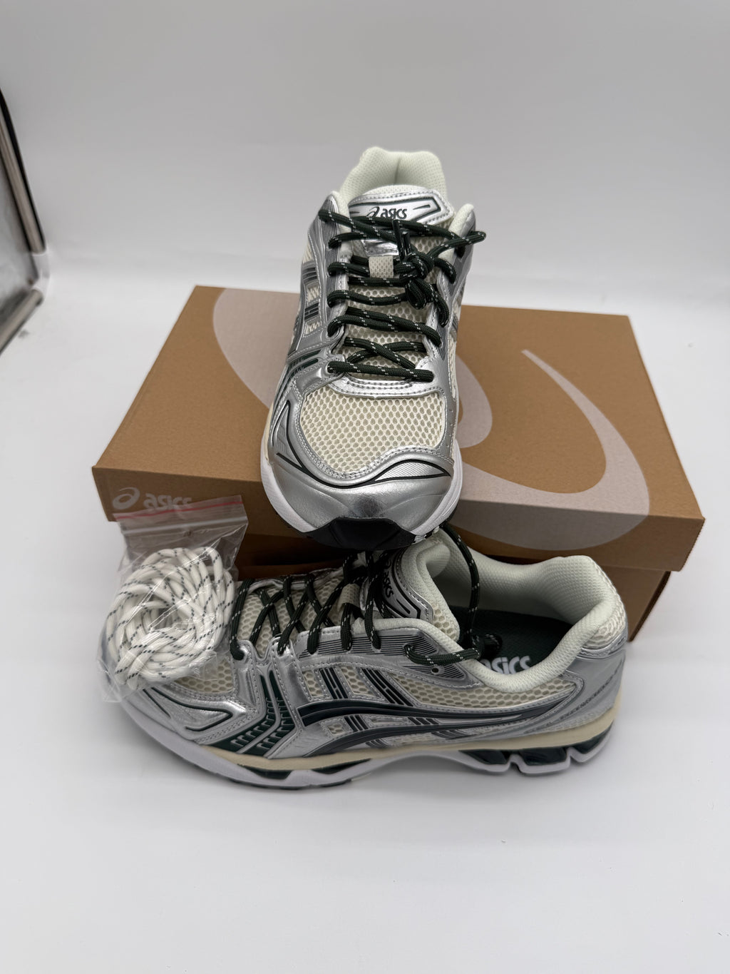 ASICS Gel-Kayano 14 - Cream / Scarab
