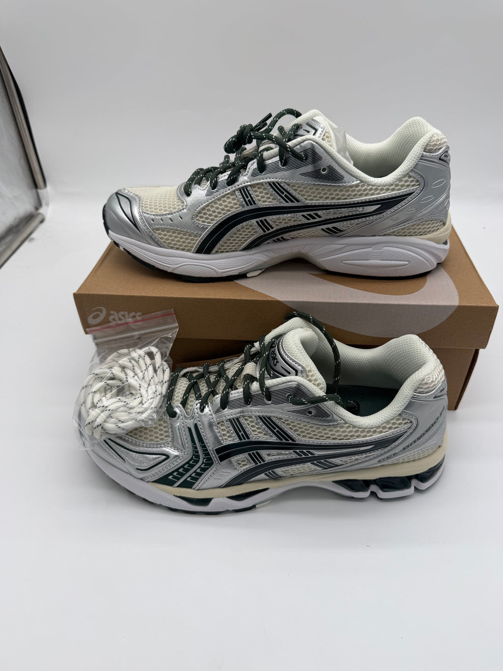 ASICS Gel-Kayano 14 - Cream / Scarab
