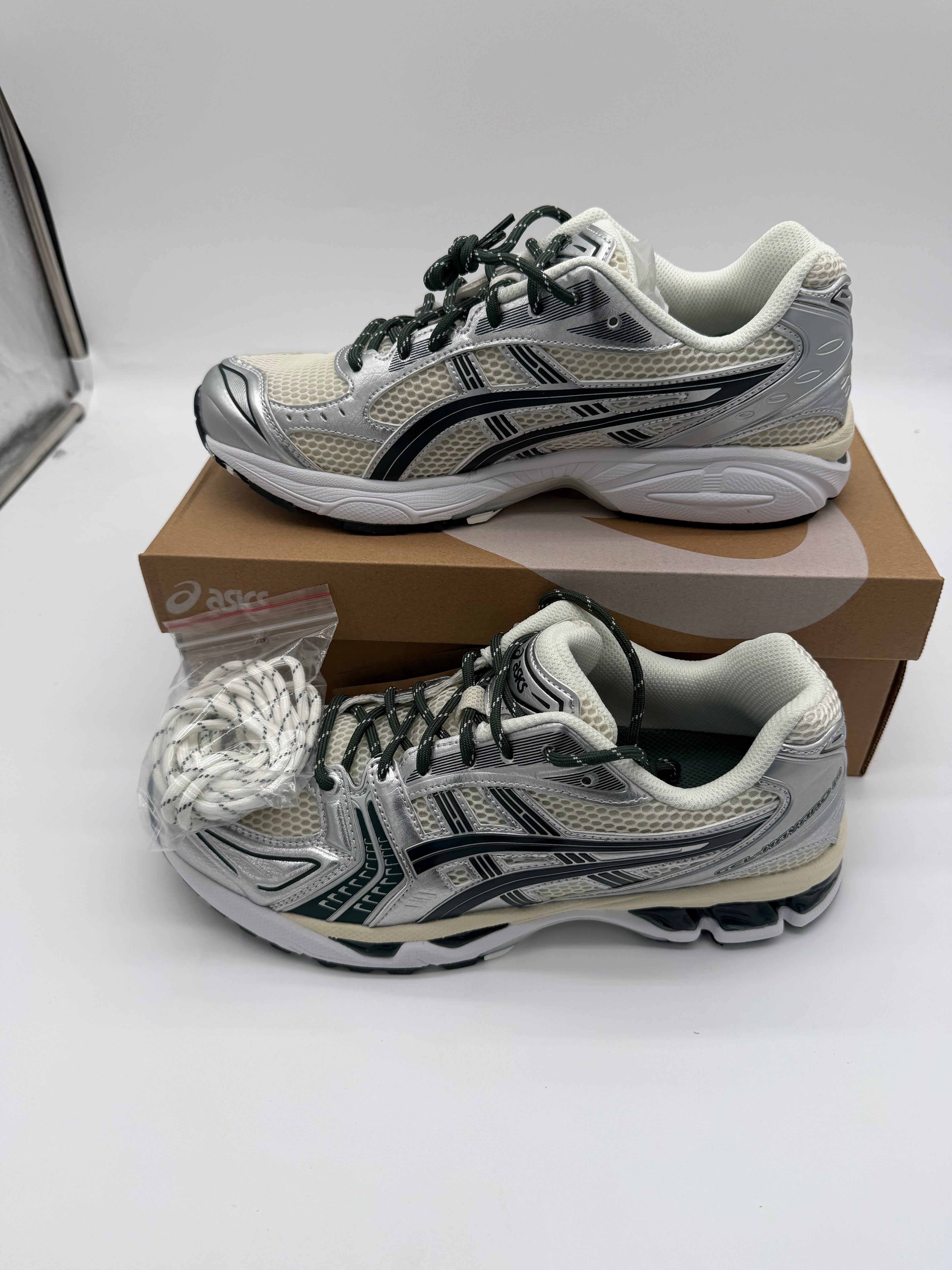 ASICS Gel-Kayano 14 - Cream / Scarab