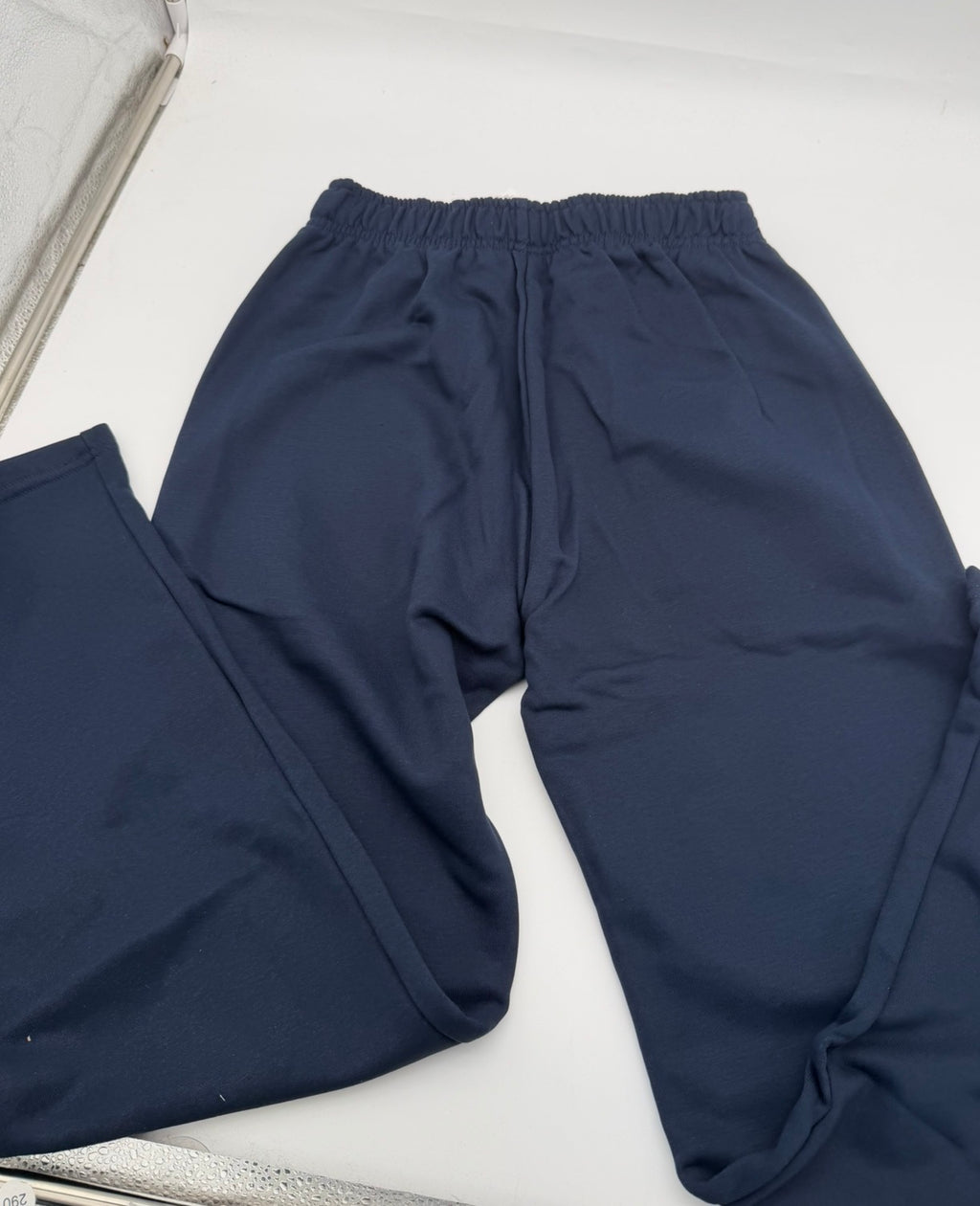 ALO Yoga Accolade Straight Leg Sweatpants - Navy | Men's