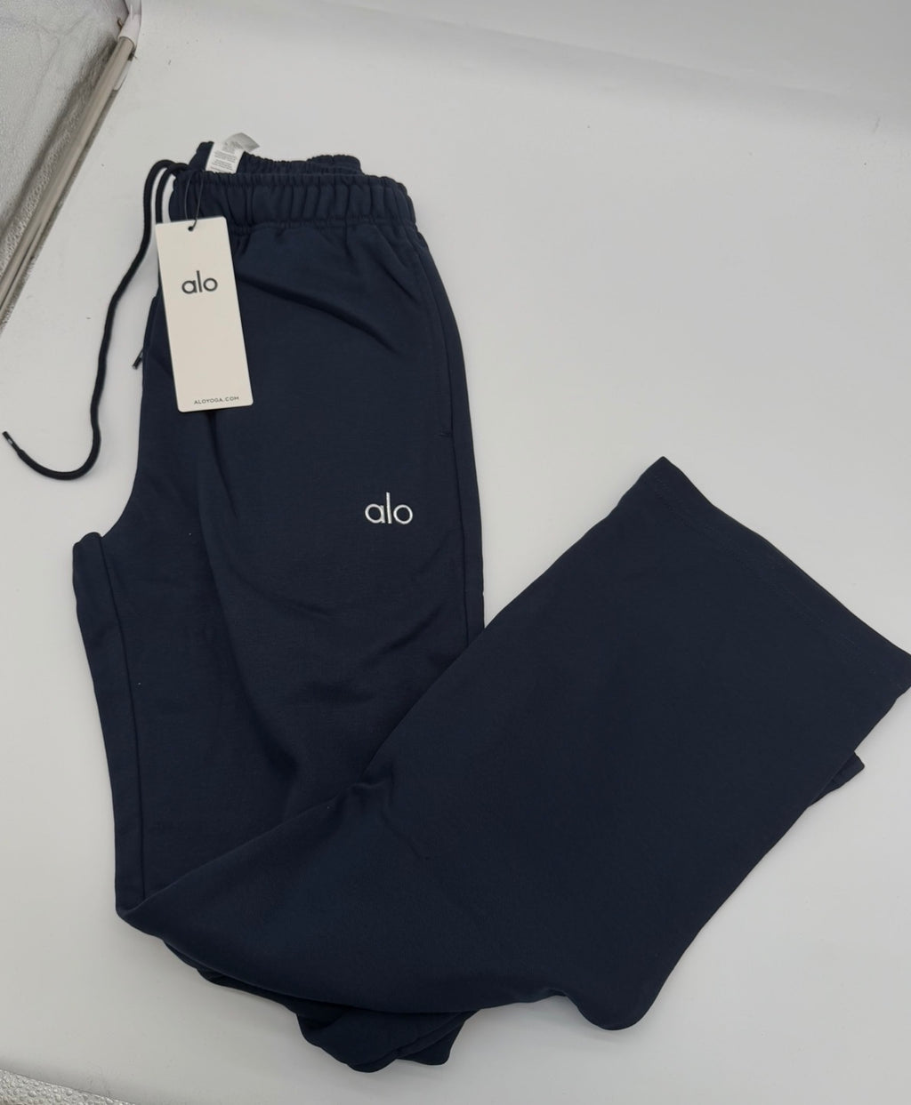 ALO Yoga Accolade Straight Leg Sweatpants - Navy | Men's