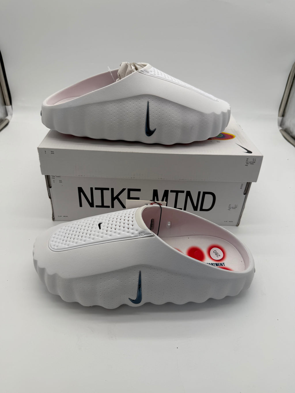 Nike Mind - White / Obsidian Speed Red