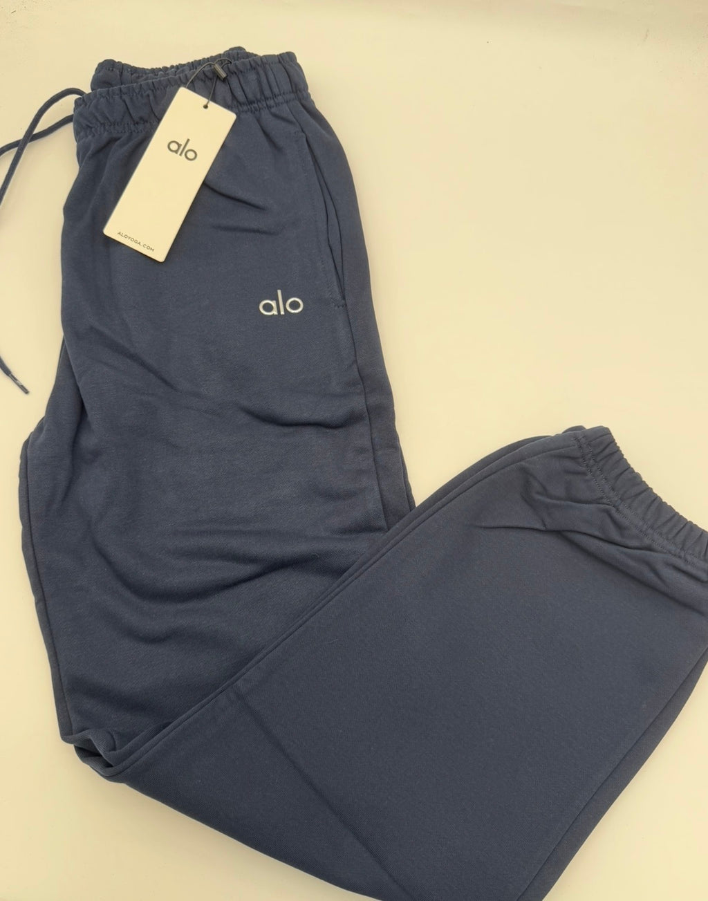 ALO Yoga Accolade Cuffed Sweatpants - Navy | Men's