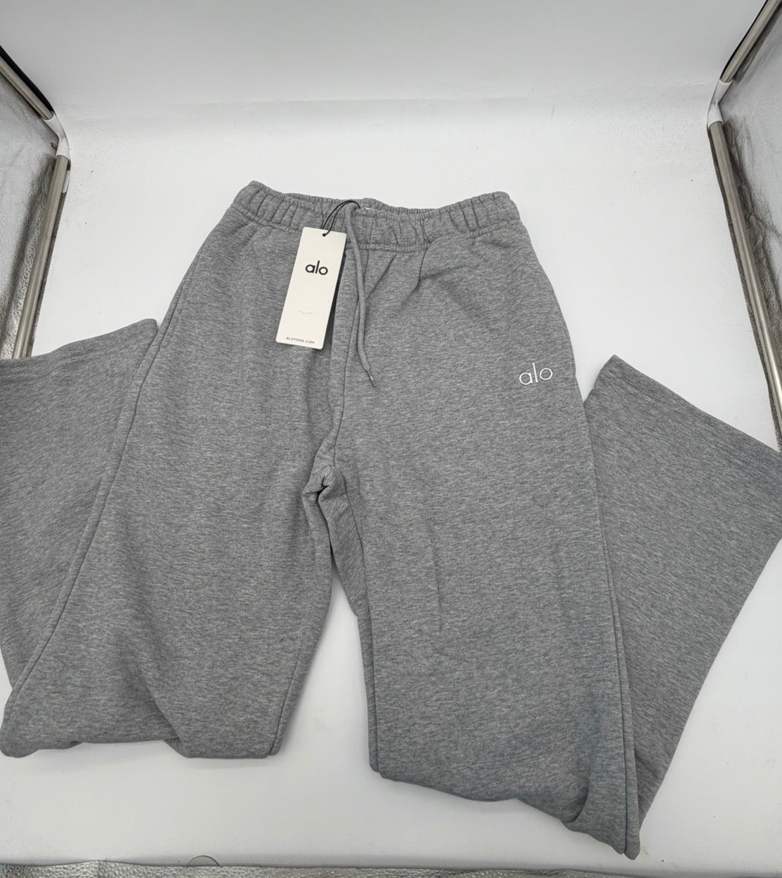 ALO Yoga Accolade Straight Leg Sweatpants -  Grey | Men's