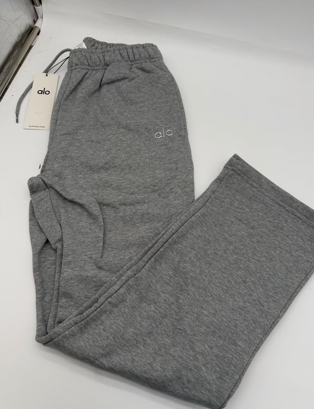 ALO Yoga Accolade Straight Leg Sweatpants -  Grey | Men's