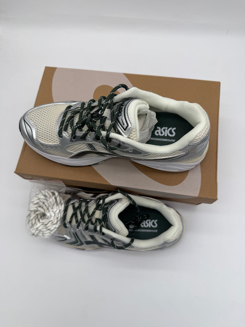 ASICS Gel-Kayano 14 - Cream / Scarab