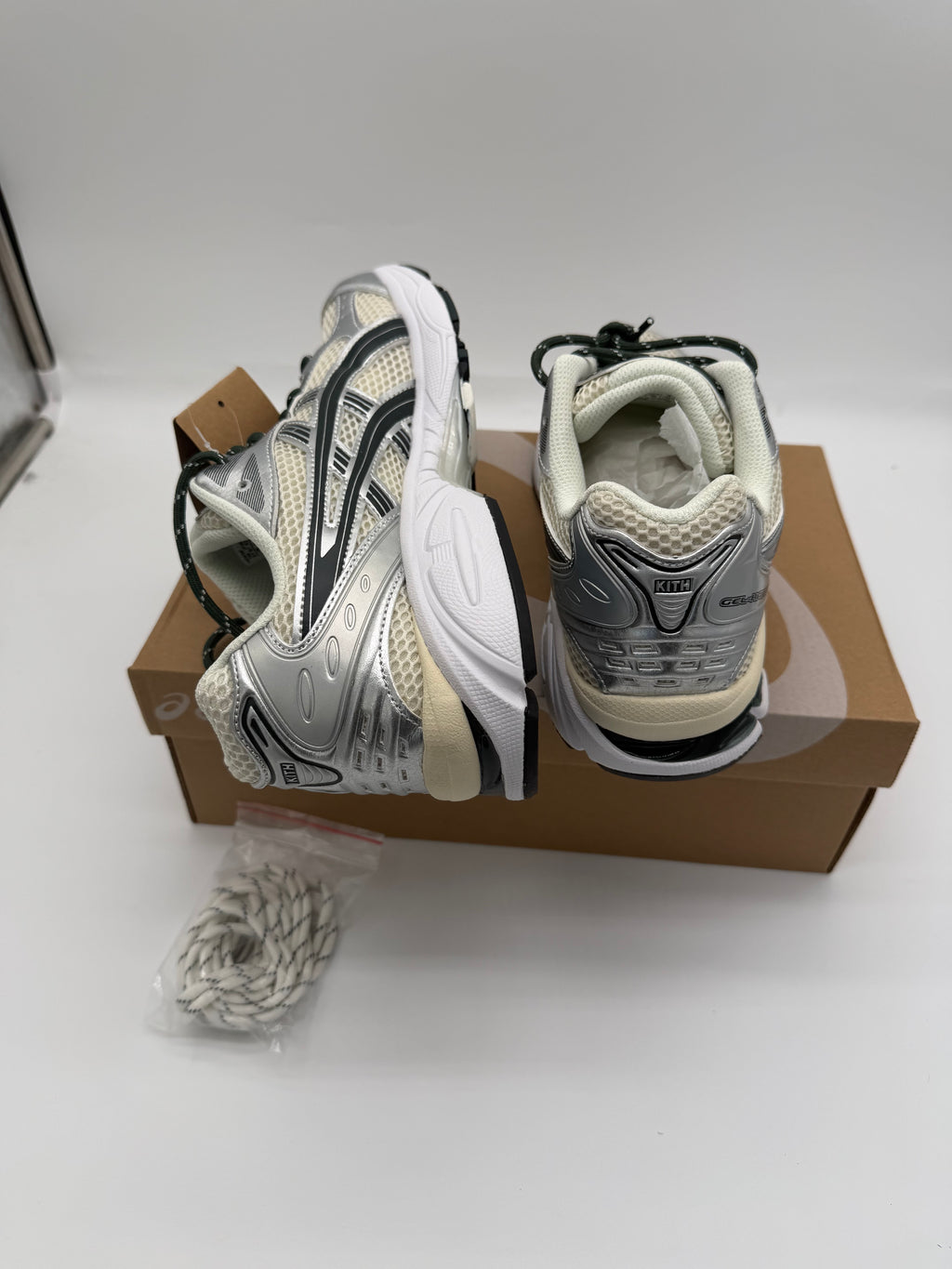 ASICS Gel-Kayano 14 - Cream / Scarab