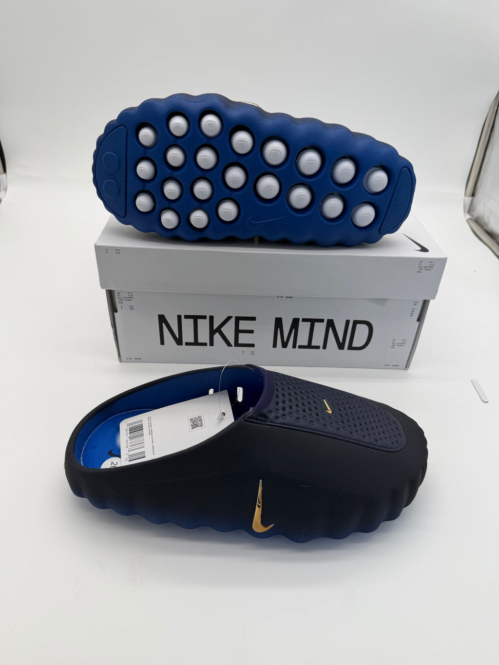 Nike Mind - Blackened Blue / Metallic Copper