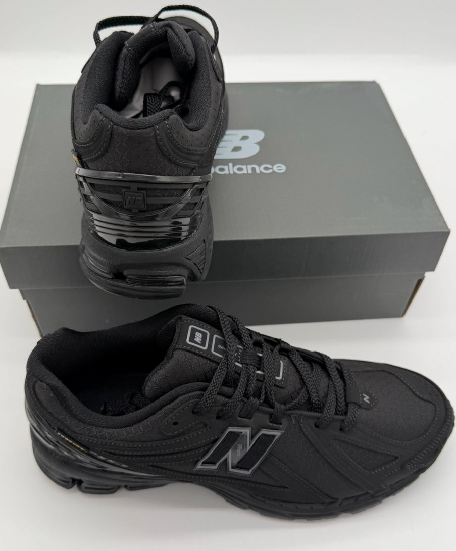 New Balance 1906R Triple Black Cordura Black Magnet M1906WF