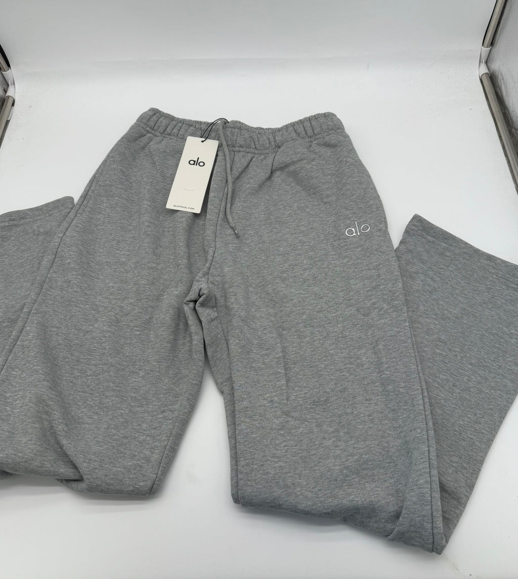 ALO Yoga Accolade Straight Leg Sweatpants -  Grey | Men's