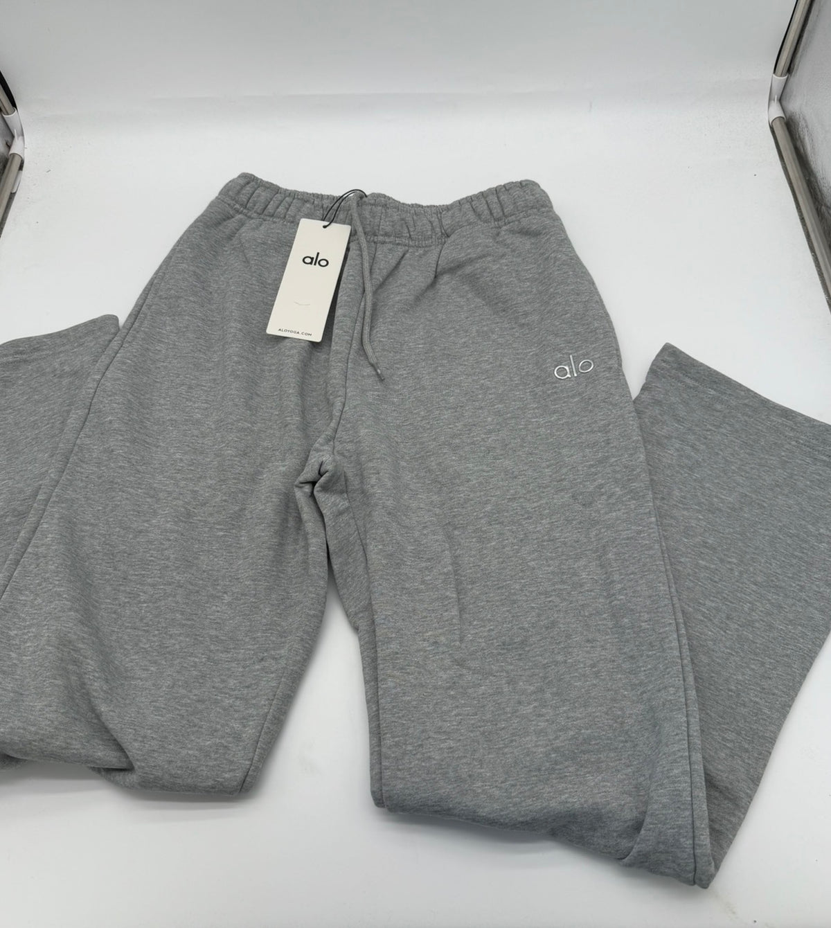 ALO Yoga Accolade Straight Leg Sweatpants -  Grey | Men's