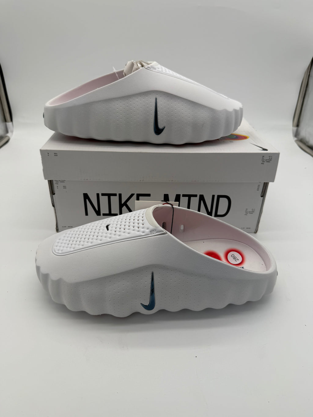 Nike Mind - White / Obsidian Speed Red